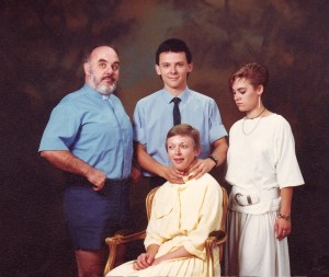 12 of the Most Awkward Family Photos You’ve Ever Seen