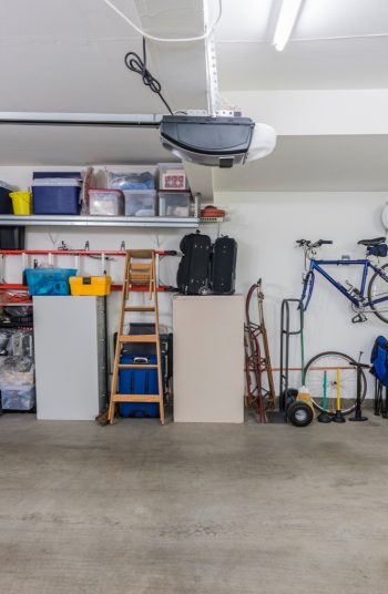 Here are some brilliantly clever garage organization tips! Clean up all the junk in your garage with these unique and creative ideas! Never misplace anything in your garage again with these guide to the perfect storage space. These tips will change your life. 