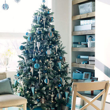 Christmas, Christmas trees, Christmas decor, popular pin, holiday decor, DIY holiday decor, Christmas tree inspiration. 