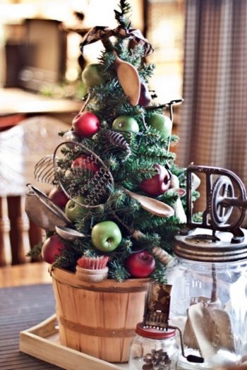 13-vintage-farm-christmas-tree