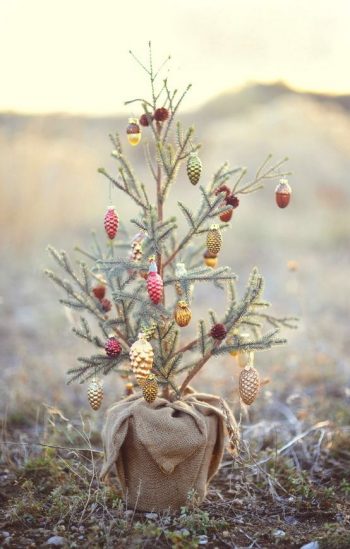 6-vintage-burlap-christmas-tree