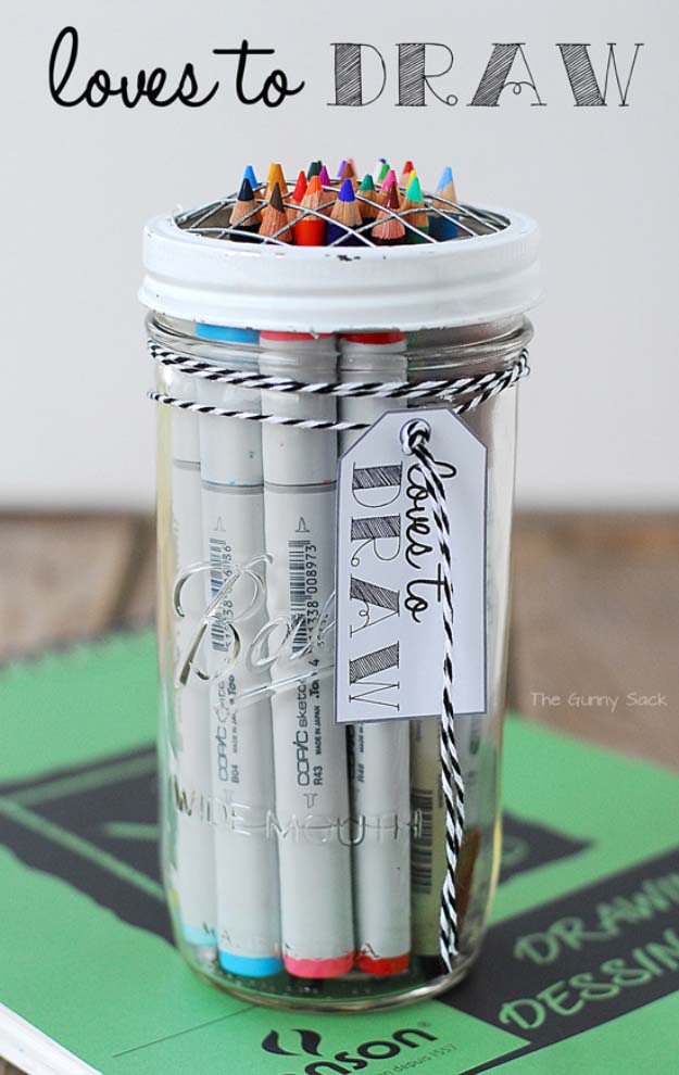 loves-to-draw-gift-in-a-jar