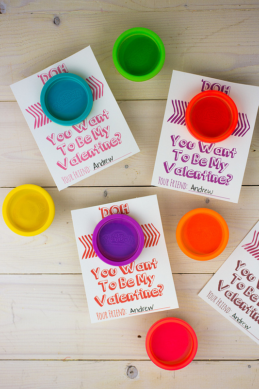Classroom Valentines, Valentine Projects for Kids, Kid Valentines, Valentines Day Kid Ideas, Quick Valentines Day Ideas, Easy Classroom Valentines, Cheap Classroom Valentines, Non Candy Valentines