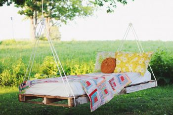 10 Adorable Outdoor Furniture DIYs| Outdoor Furniture, Outdoor Furniture Projects, DIY Furniture, DIY Furniture Projects, Home Decor, Home Decor Hacks, Outdoor Living, Outdoor Living Tips and Tricks, DIY Patio Furniture. 