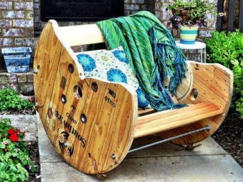 10 Adorable Outdoor Furniture DIYs| Outdoor Furniture, Outdoor Furniture Projects, DIY Furniture, DIY Furniture Projects, Home Decor, Home Decor Hacks, Outdoor Living, Outdoor Living Tips and Tricks, DIY Patio Furniture. 