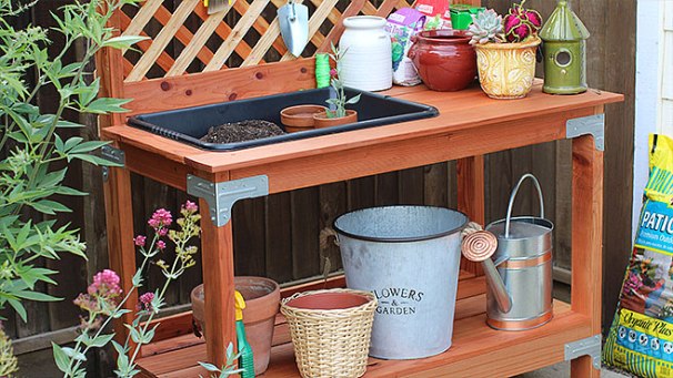 10 Free Potting Bench Projects8