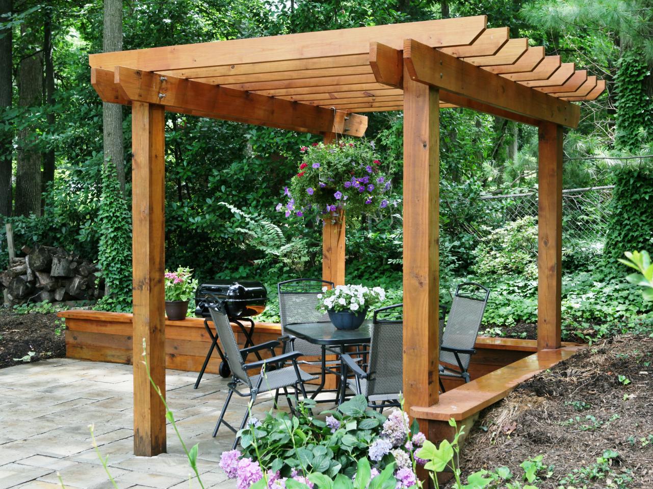 How long to build a pergola