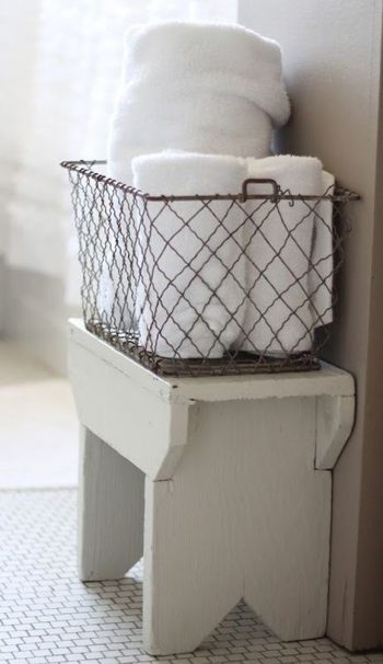 Easy Ways to Store Your Bathroom Towels - Bathroom Towel Storage, Bathroom Storage Tips, Storage Tips for the Bathroom, Bathroom Organization, Bathroom Organization Ideas, Bathroom Organization Tips and Tricks, Cute Ways to Store Bathroom Towels, Popular Pin