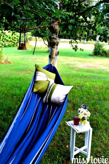 10 Hammock Projects You Can Make Yourself - Hammock Projects, DIY Hammock Projects, Do It Yourself Projects, DIY Hammocks, How to Make Your Own Hammock, DIY Home, DIY Home Decor, DIY Outdoor Projects, Easy Outdoor Projects.