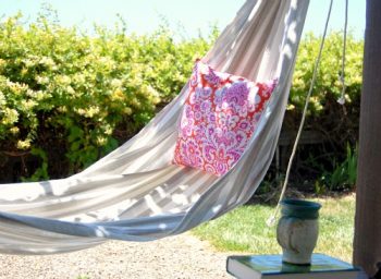 10 Hammock Projects You Can Make Yourself - Hammock Projects, DIY Hammock Projects, Do It Yourself Projects, DIY Hammocks, How to Make Your Own Hammock, DIY Home, DIY Home Decor, DIY Outdoor Projects, Easy Outdoor Projects.