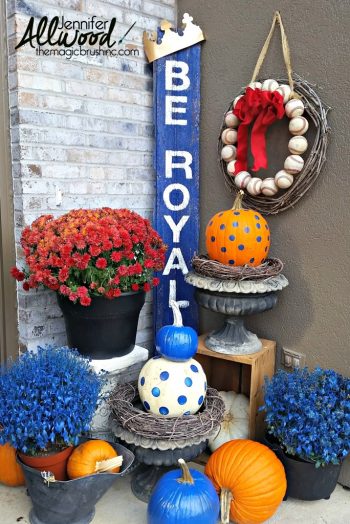 Great Ways to Decorate Your Porch for Fall - Fall Porch Decor, Fall Porch Decor Ideas, DIY Fall Porch Decor, Porch Decor, Porch Decor Hacks, Fall Home Decor, DIY Fall Home Decor, Popular Pin