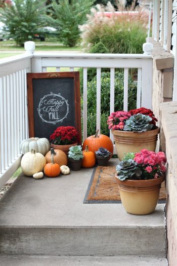 Great Ways to Decorate Your Porch for Fall - Fall Porch Decor, Fall Porch Decor Ideas, DIY Fall Porch Decor, Porch Decor, Porch Decor Hacks, Fall Home Decor, DIY Fall Home Decor, Popular Pin