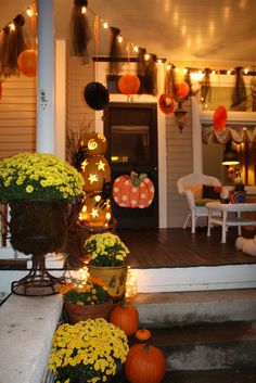 Great Ways to Decorate Your Porch for Fall - Fall Porch Decor, Fall Porch Decor Ideas, DIY Fall Porch Decor, Porch Decor, Porch Decor Hacks, Fall Home Decor, DIY Fall Home Decor, Popular Pin