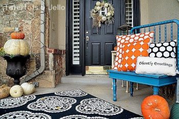 Great Ways to Decorate Your Porch for Fall - Fall Porch Decor, Fall Porch Decor Ideas, DIY Fall Porch Decor, Porch Decor, Porch Decor Hacks, Fall Home Decor, DIY Fall Home Decor, Popular Pin