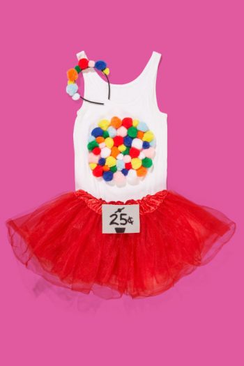 12 Super Easy DIY Halloween Costumes (for Women!) - DIY Halloween, Homemade Halloween Costumes, DIY Halloween Costumes, Make Your Own Halloween Costumes, DIY Holiday, DIY Home, Sewing Projects, No Sew Halloween Costumes, Quick Halloween Costumes, Last Minute Halloween Costume Ideas, Halloween Costumes for Women