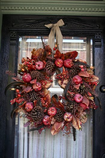 Front Door Decorations for Fall - Fall Porch Decor, DIY Front Porch, Holiday Porch Decor, Front Porch Fall, Holiday Home Decor, DIY Holiday Decor, Curb Appeal, Curb Appeal Projects, Popular Pin