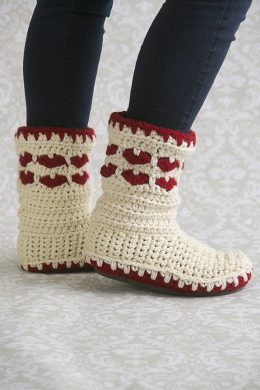 Adorable Crochet Crafts for Valentines Day - My List of Lists