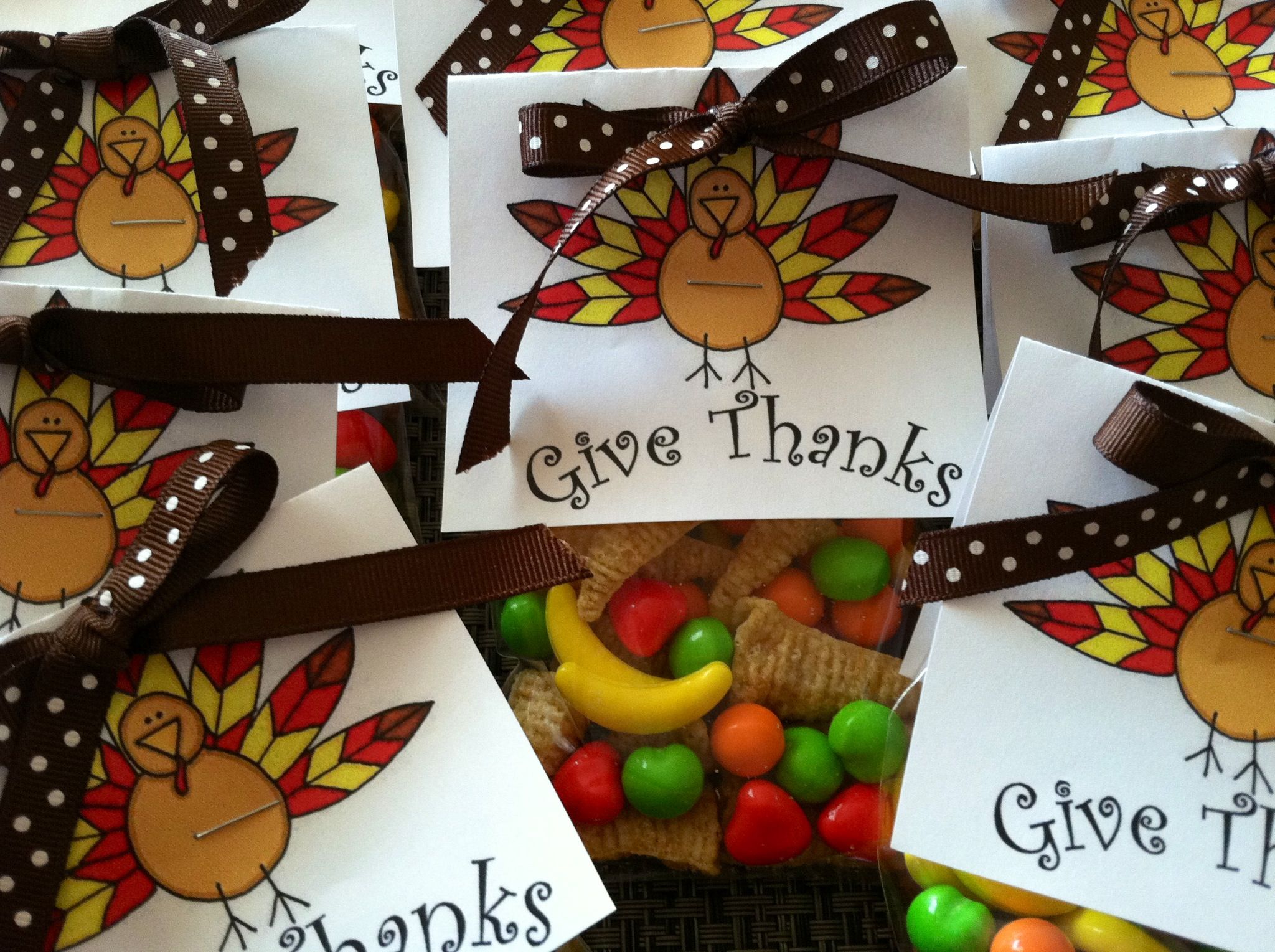 DIY Thanksgiving Treat Bags For Young And Old