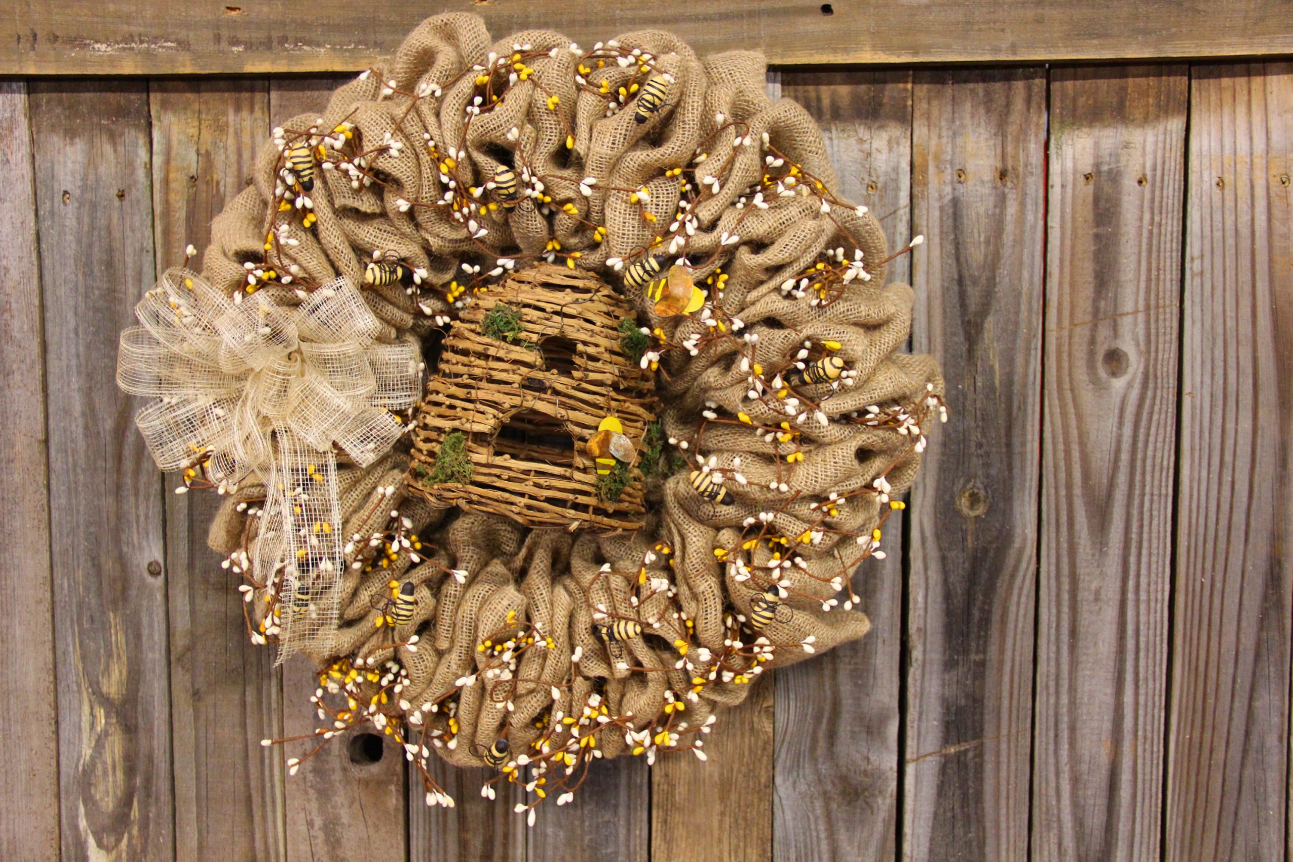 Spring is just around the corner and I seriously cannot wait! I am tired of all of the glum weather we've had in my neck of the woods! I'm already planning ahead to my Spring porch decor and am working this week on making my own spring wreaths. There are so many different styles you can choose from. 