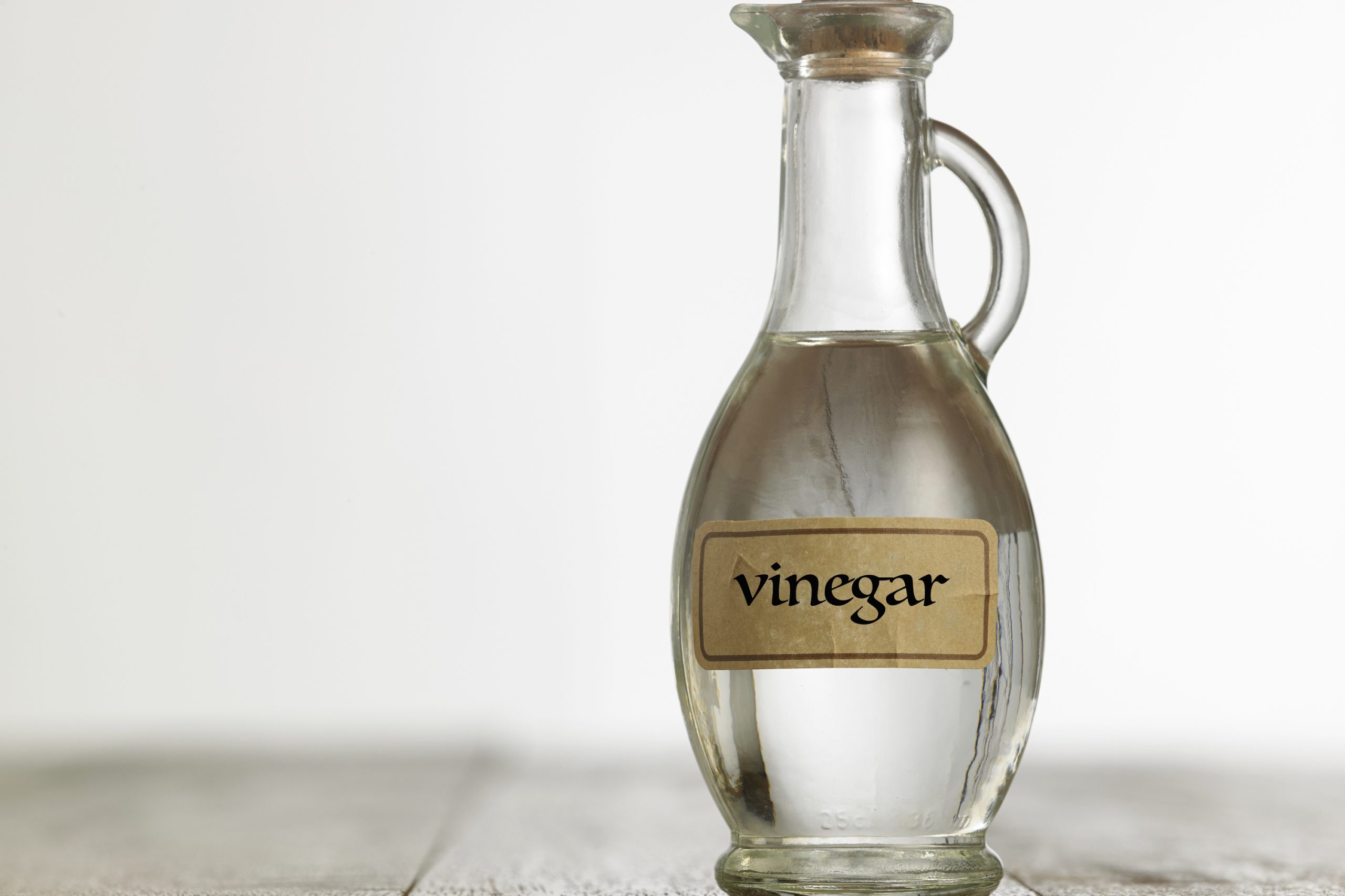 Do you try to use natural cleaning products as much as possible? Do you know that vinegar alone can clean your toilet? See what other uses vinegar has around your home. 